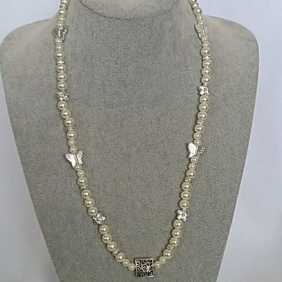 Occasion Creations Co. Jewelry - Butterflies and flowers white beaded necklace